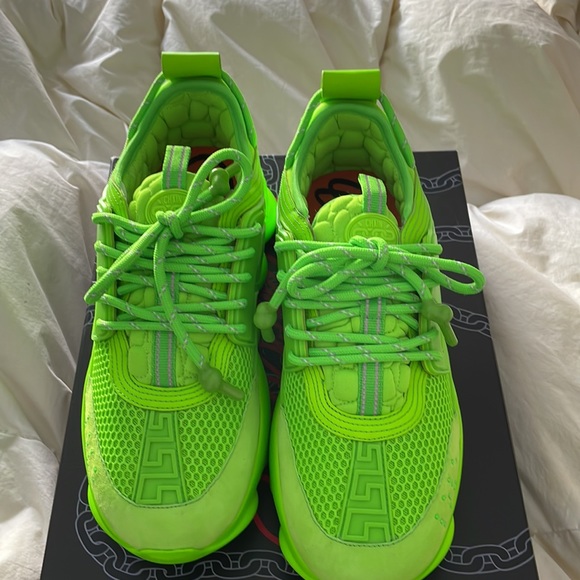 Mens Versace neon green rare chain reaction sneakers. - Picture 2 of 9
